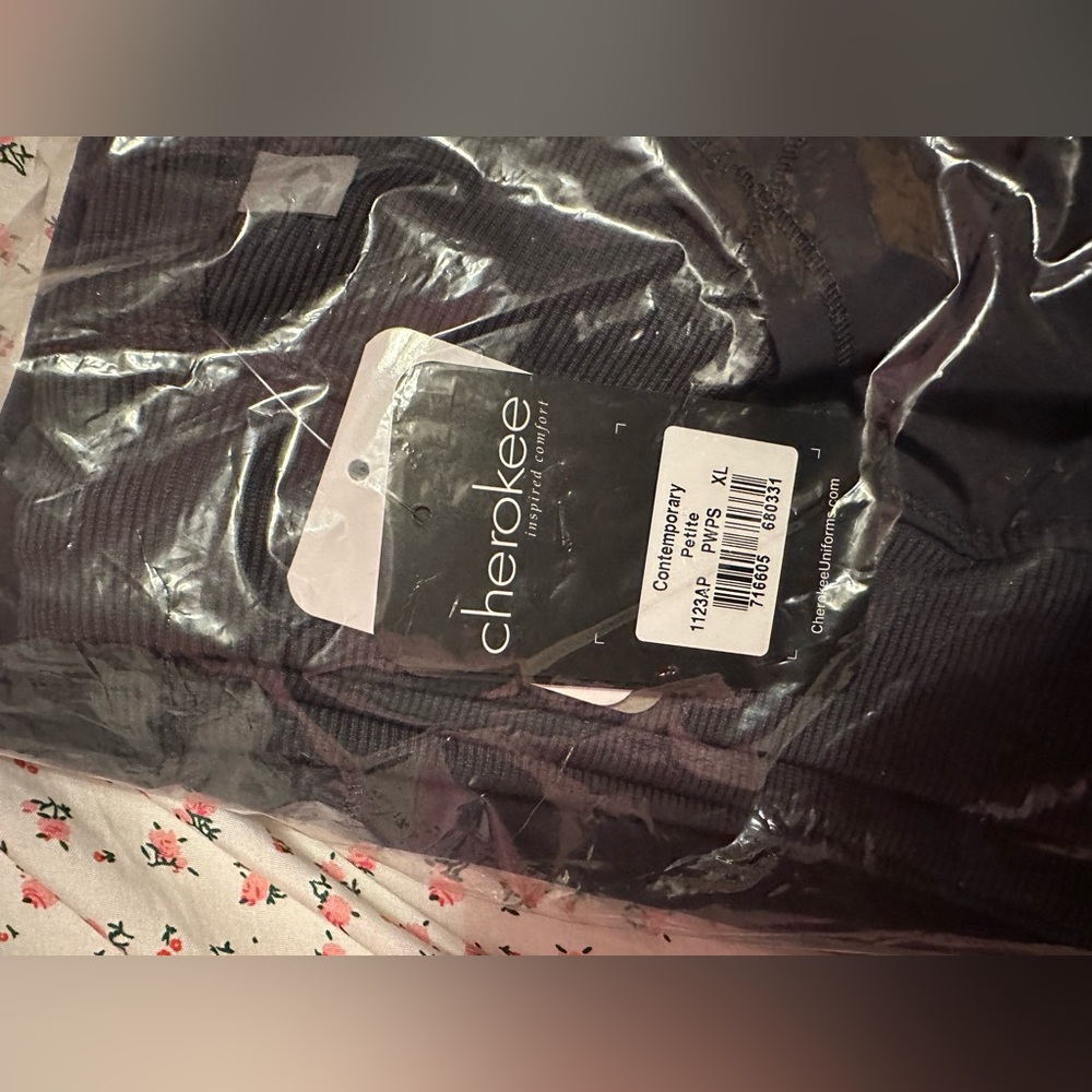 Grey Petite women XL scrub